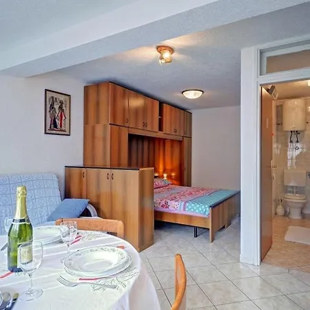 Fuer 2 Personen Ca 33 Qm In Pula, Istrien Istrische Riviera Apartment